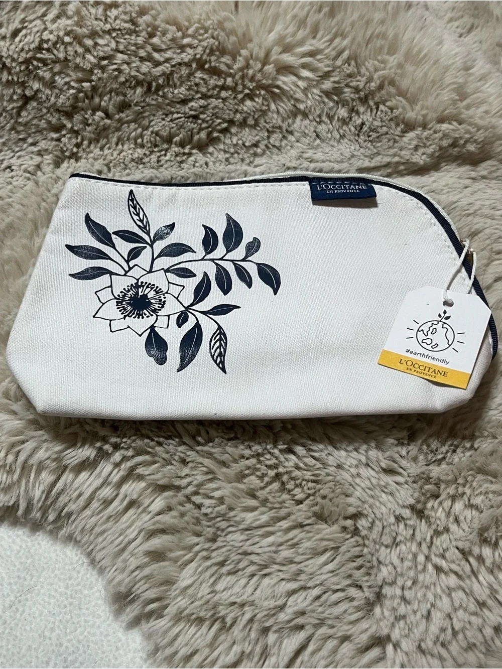 L'OCCITANE White Canvas Pouch with Navy Label NWT 02-06R